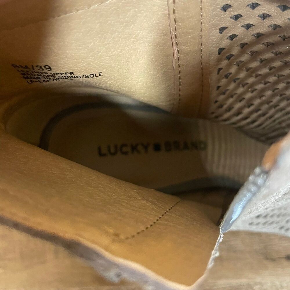 NWT Lucky Brand Lakyn Peep Toe Perforated Heeled Bootie women’s size 9 - Picture 7 of 8